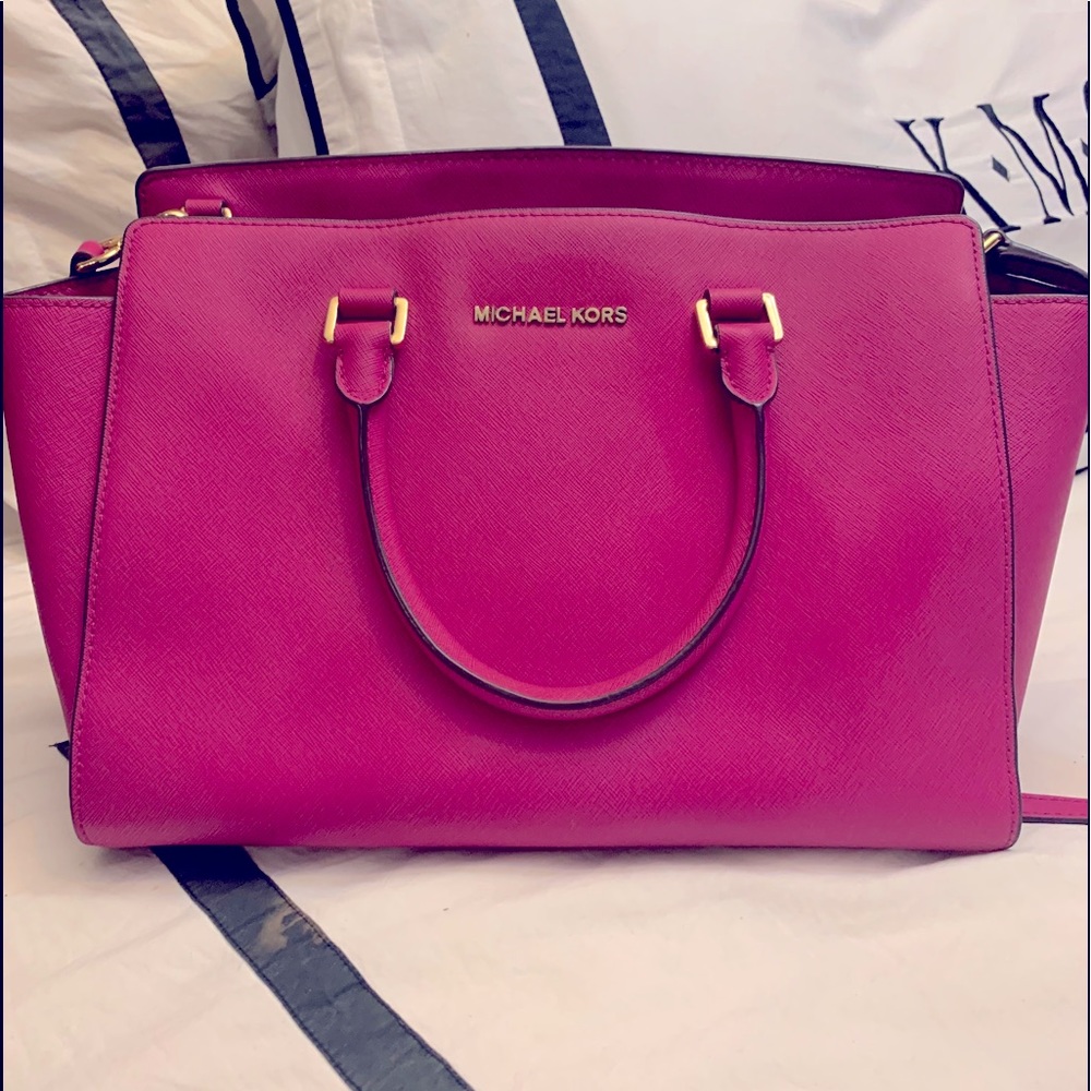 Hot Pink Micheal Kors Selma purse and wallet